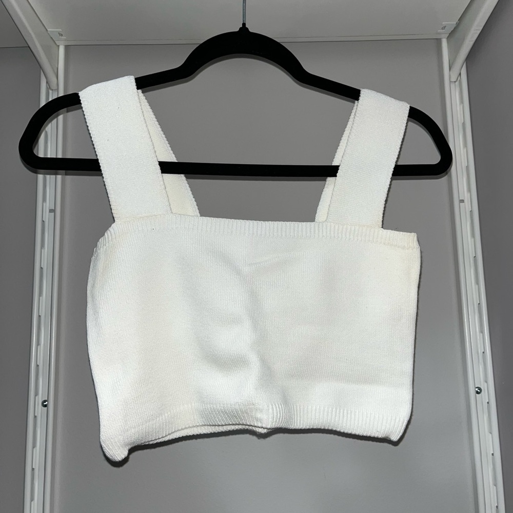 White square cut crop top